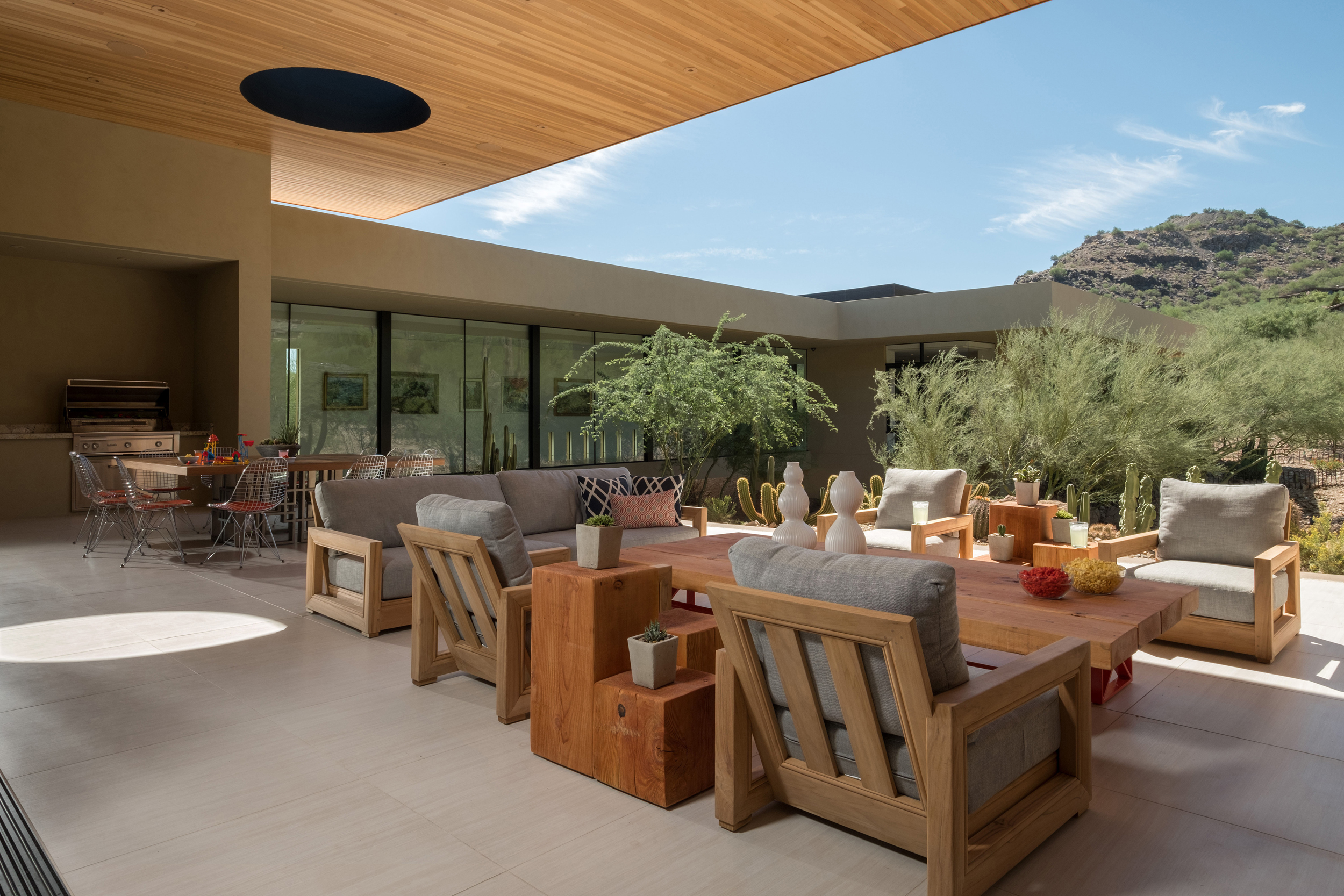 Desert Wash_Modern Custom Home_Paradise Valley_Rammed Earth_Contemporary_Kendle Design Collaborative (26) Desert Wash - Modern Custom Home in Paradise Valley