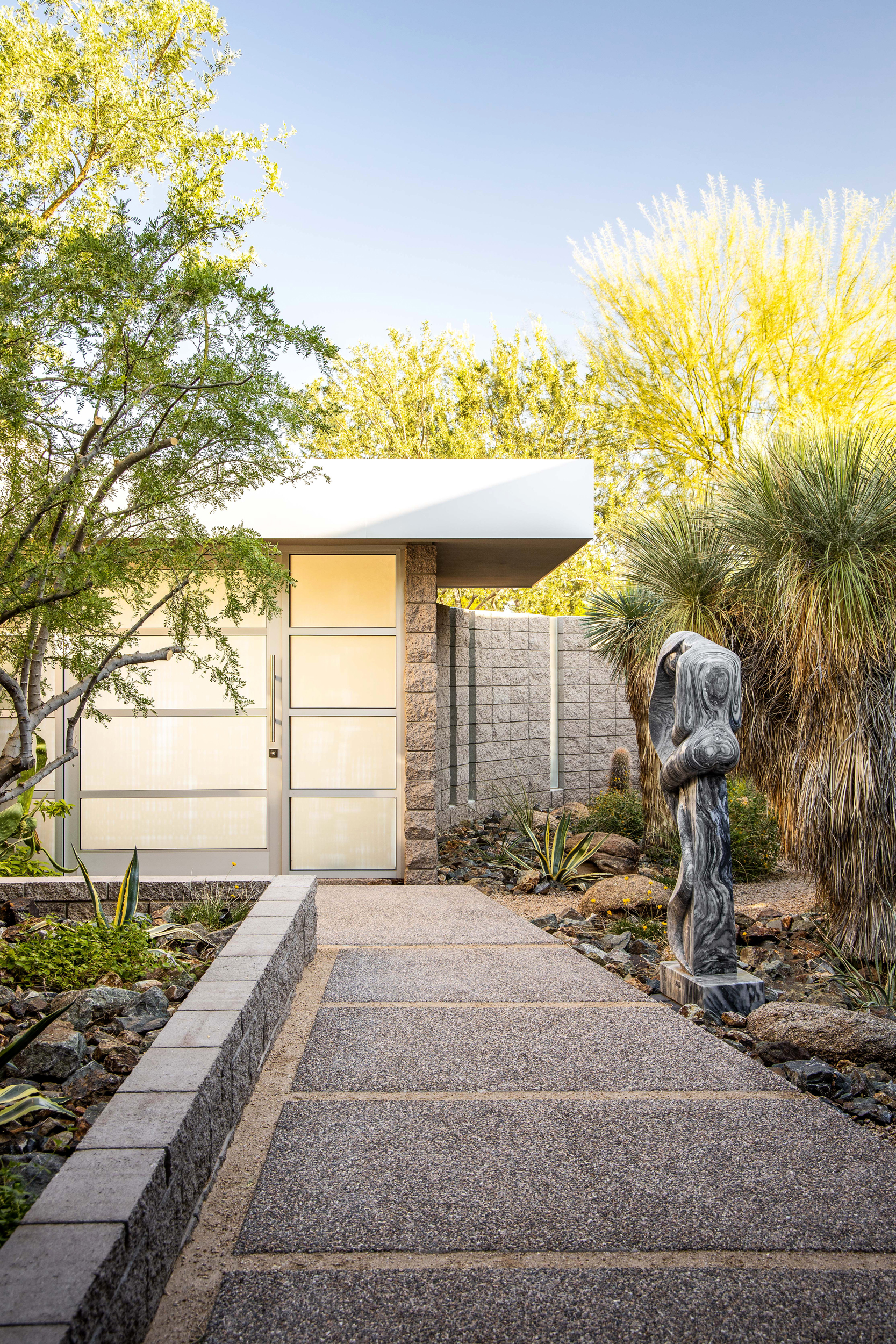 Echo Canyon_Modern Custom Home_Phoenix_Camelback Mountain_Contemporary_Kendle Design Collaborative (7) Birds Nest – Scottsdale Custom Home – Modern Architecture