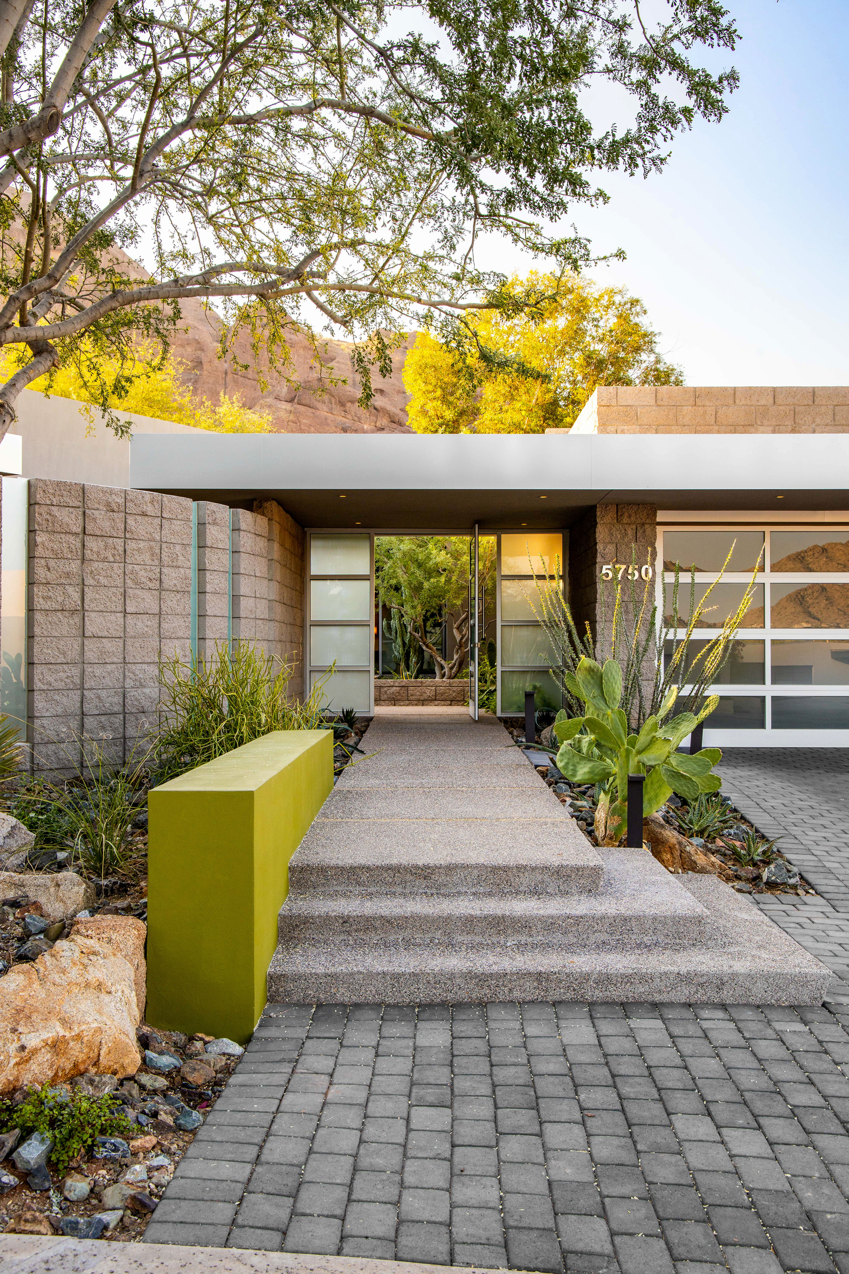 Birds Nest - Scottsdale Custom Home - Modern Architect - Kendle Design Collaborative (3) entrance approach at custom Echo Canyon residence