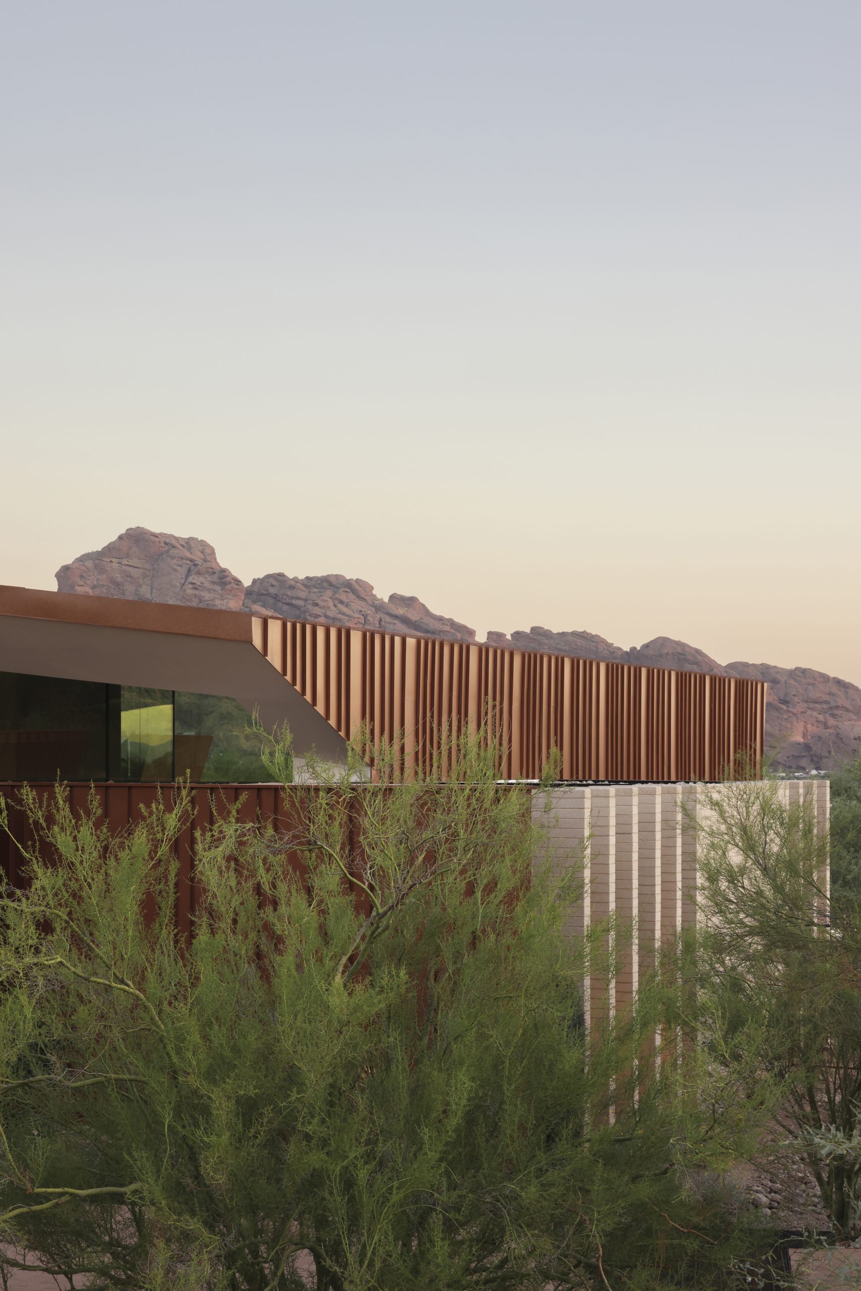 DesertGeode - Custom Modern Luxury Home in Paradise Valley, Arizona (28) Dancing Light - Custom Modern Luxury Home in Paradise Valley, Arizona